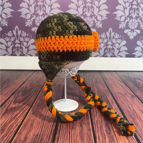 Crochet Camo Earflap Hat - Picture 3 of 4